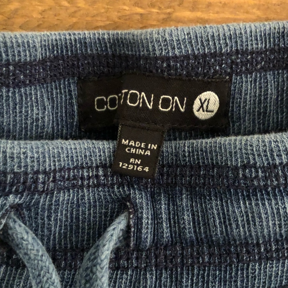 Cotton On Women’s Cropped Sweatpants - Picture 3 of 4